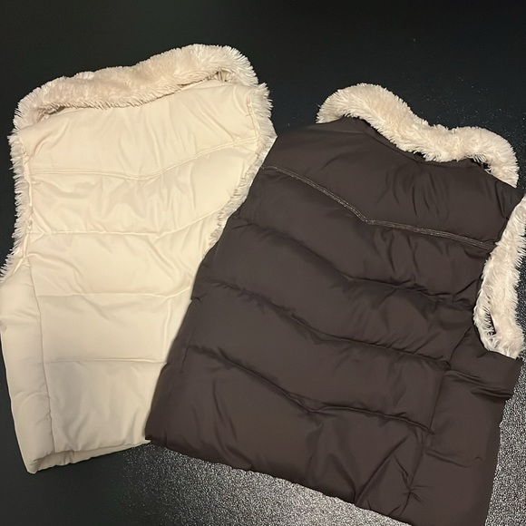 Set of Off-white and brown Vests - Picture 4 of 4